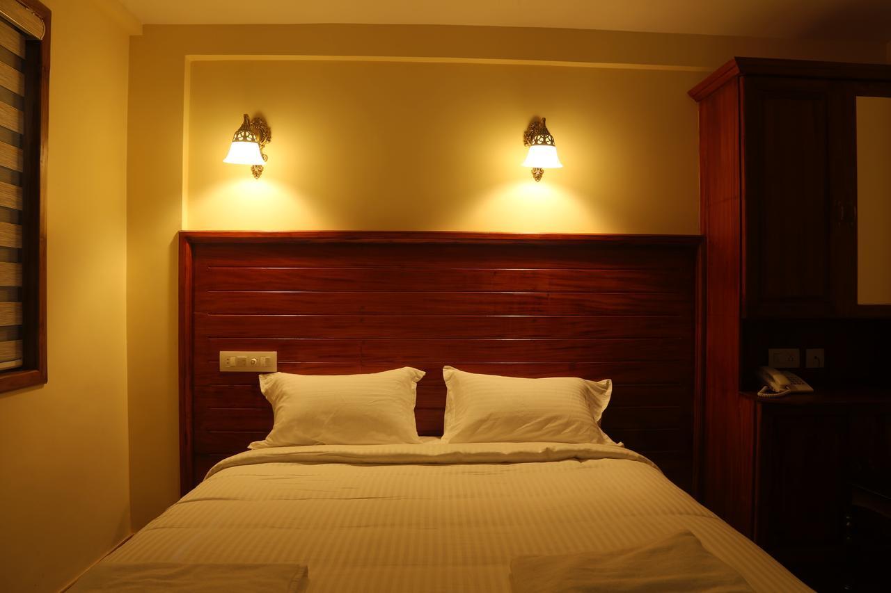 Roses Inn Fortkochi Buitenkant foto