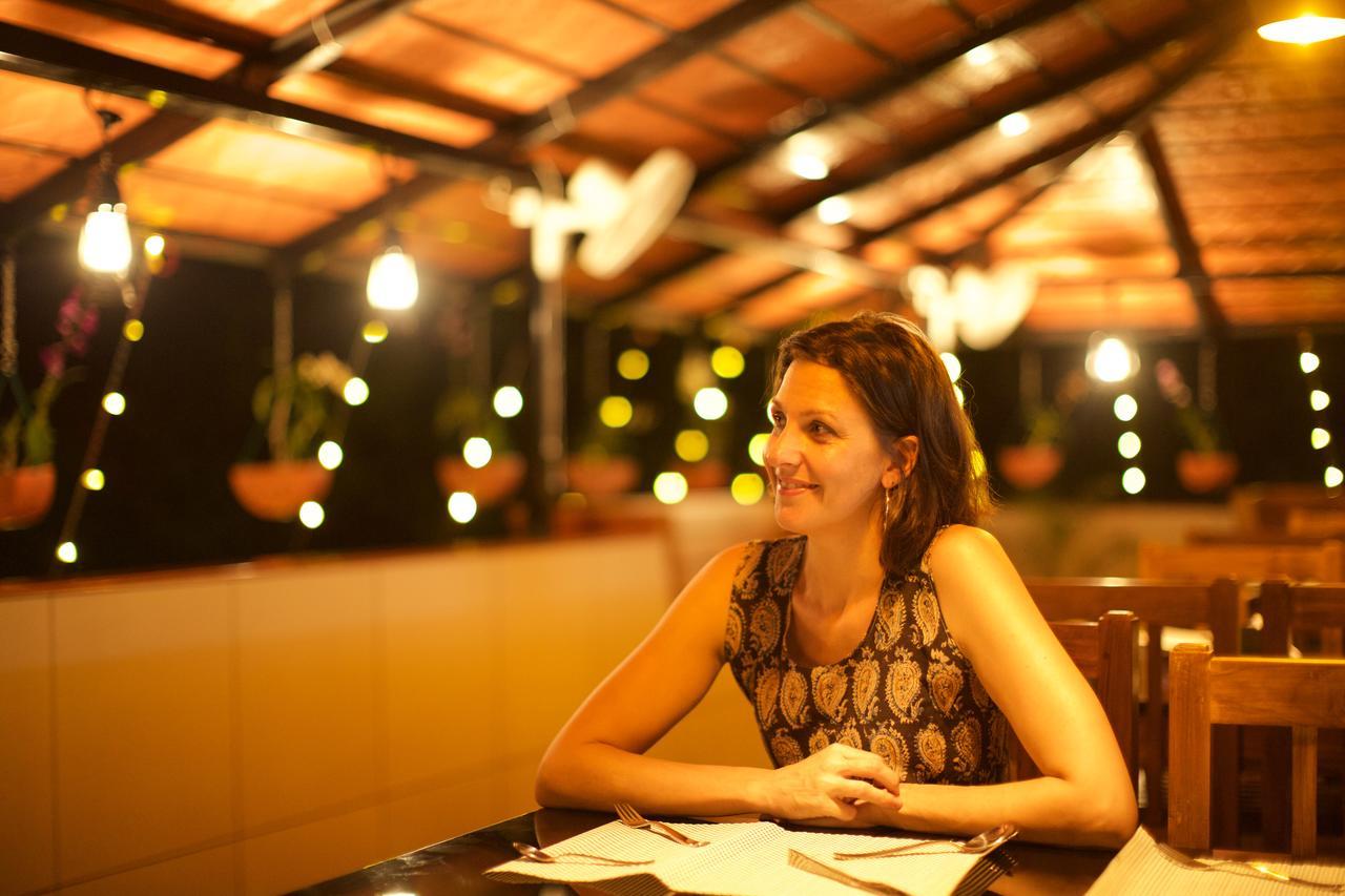 Roses Inn Fortkochi Buitenkant foto
