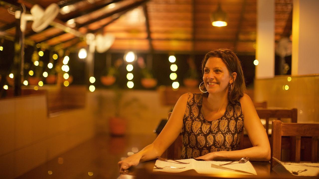 Roses Inn Fortkochi Buitenkant foto
